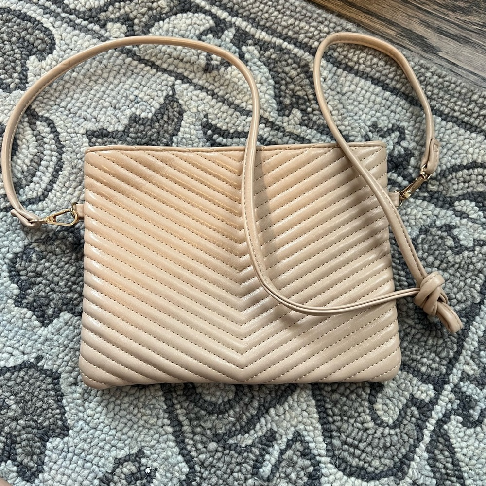 Lightweight purse nice for events for everyday